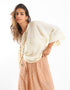 Short top with 3/4 wide sleeves